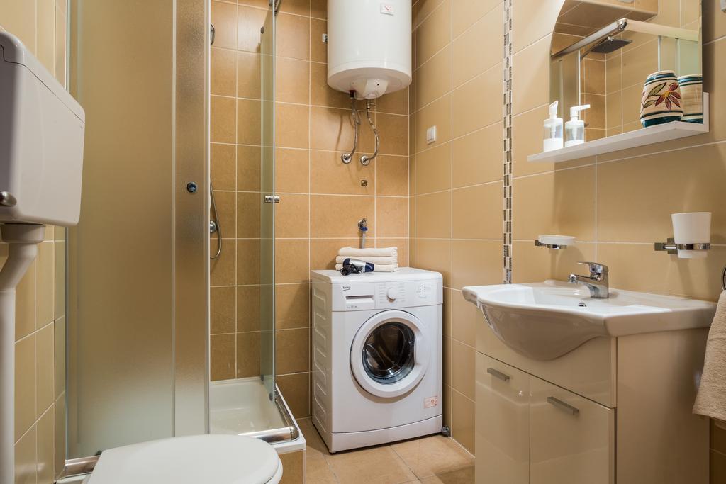 ! Promo! Central Evergreen Studio - Free Public Parking-Fast Wi-Fi Novi Sad Eksteriør bilde