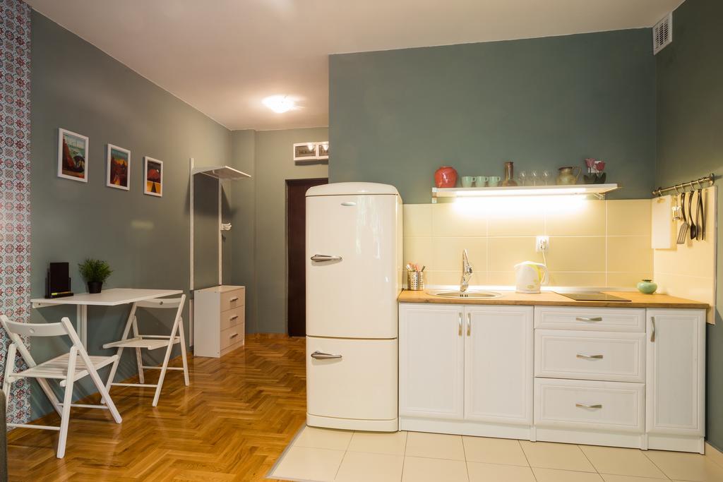! Promo! Central Evergreen Studio - Free Public Parking-Fast Wi-Fi Novi Sad Eksteriør bilde